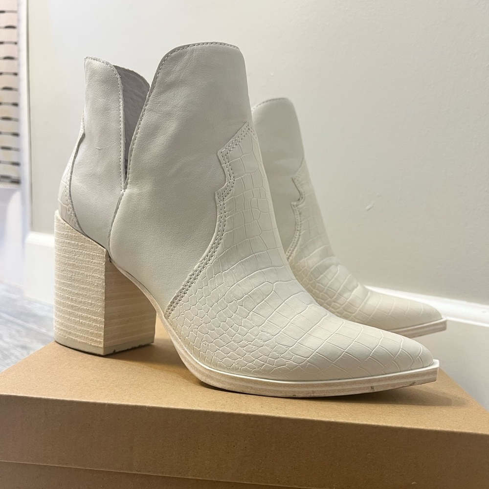 Steve Madden Chaya Pointed Toe Bootie